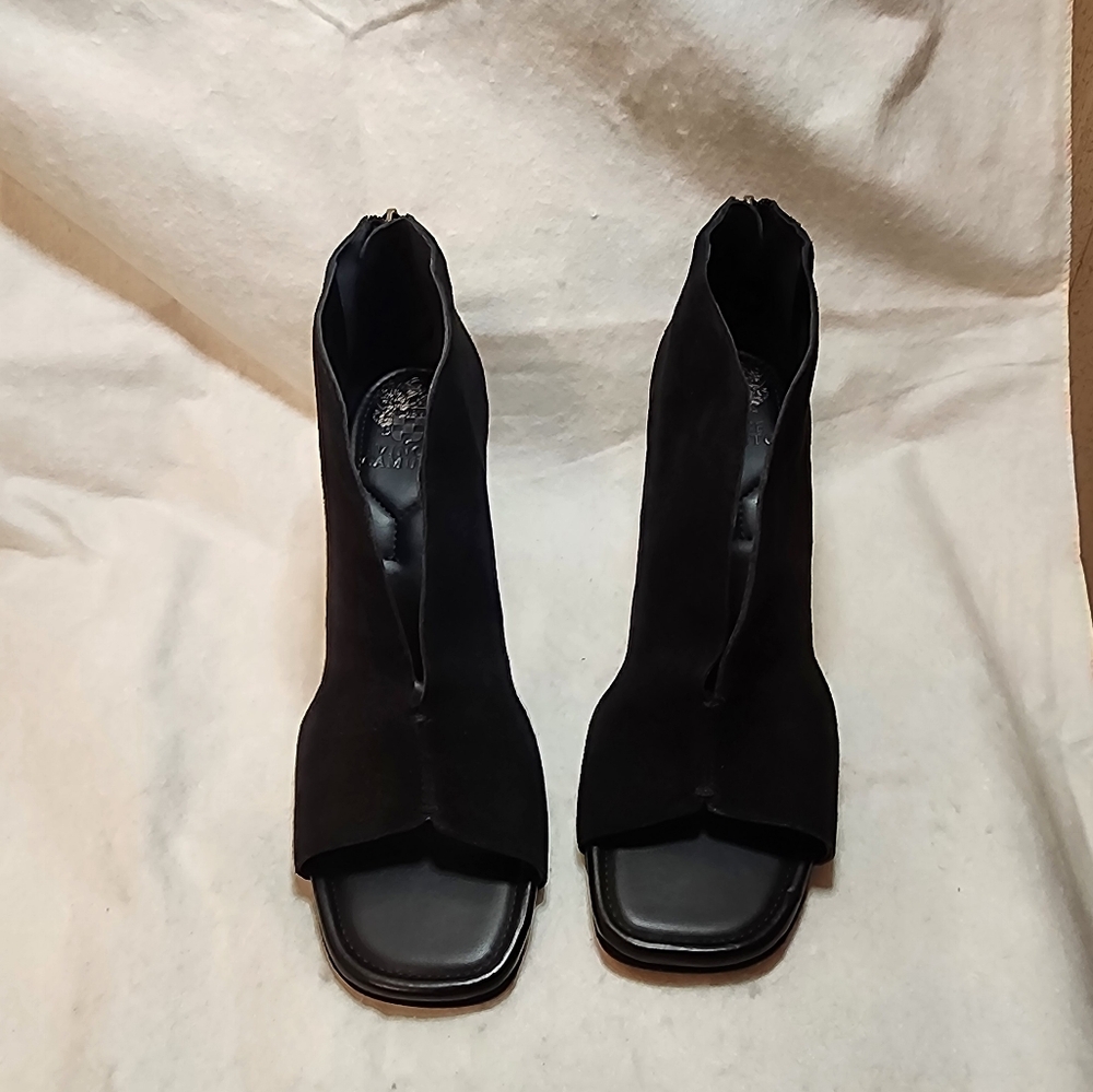 Vince Camuto Women's JESILIA Black Suede Slip on High Heel Shoe Bootie Sz:10